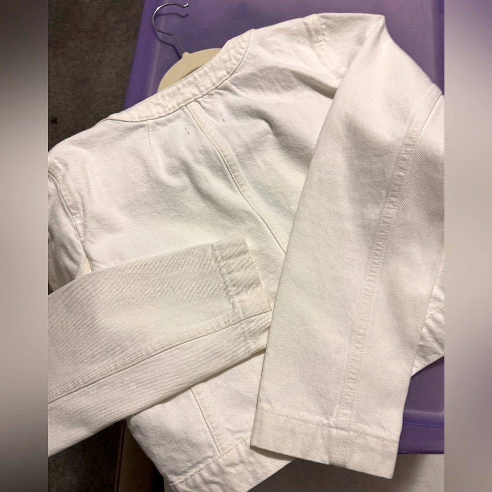 NWT LOUISA LADY JACKET FROM J. Crew. Cropped Button Jacket with Gold Buttons.6 - Picture 6 of 8